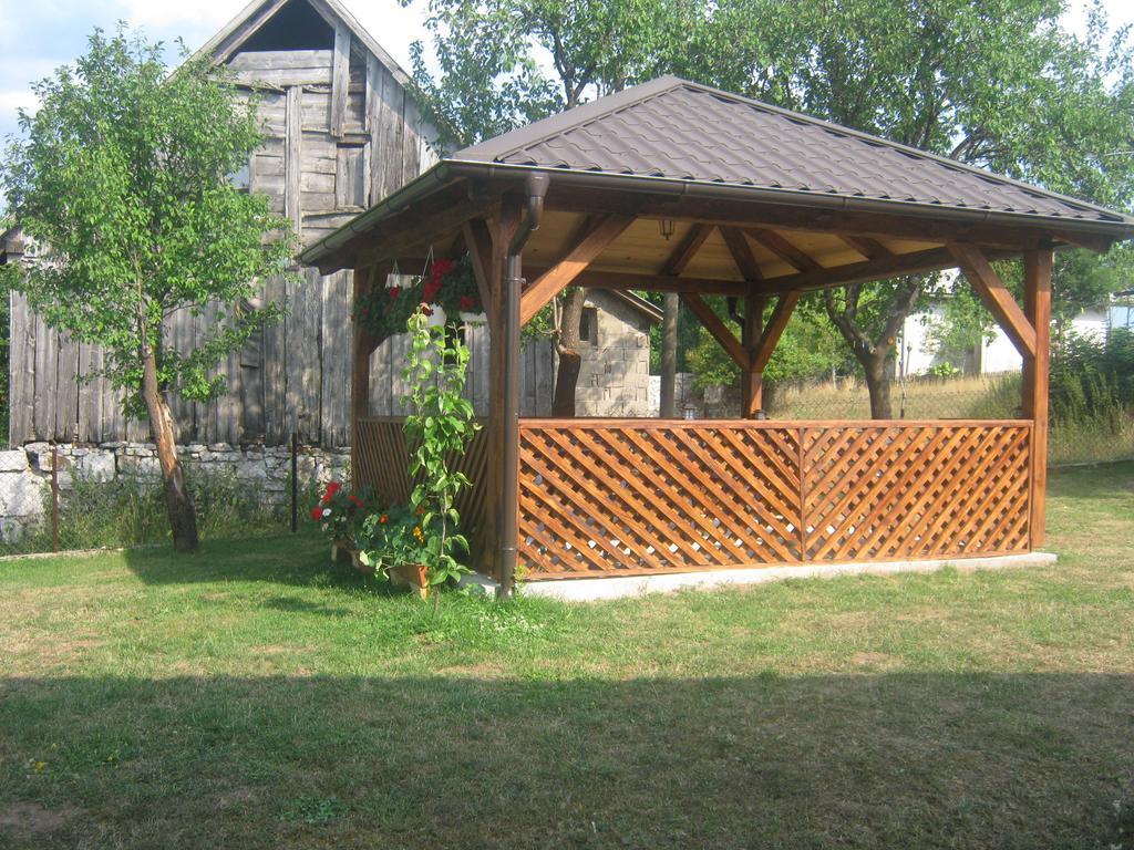 House Pribic Hotel Vrelo Korenicko Exterior photo